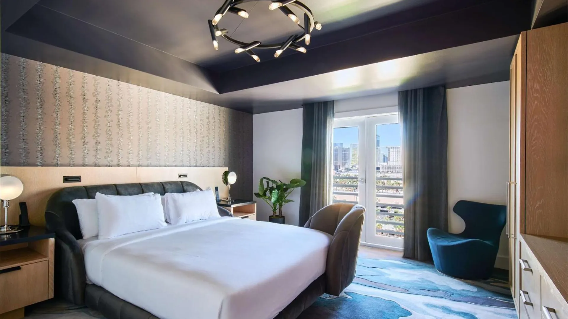 Virgin Hotels Las Vegas, Curio Collection By Hilton 4*,
