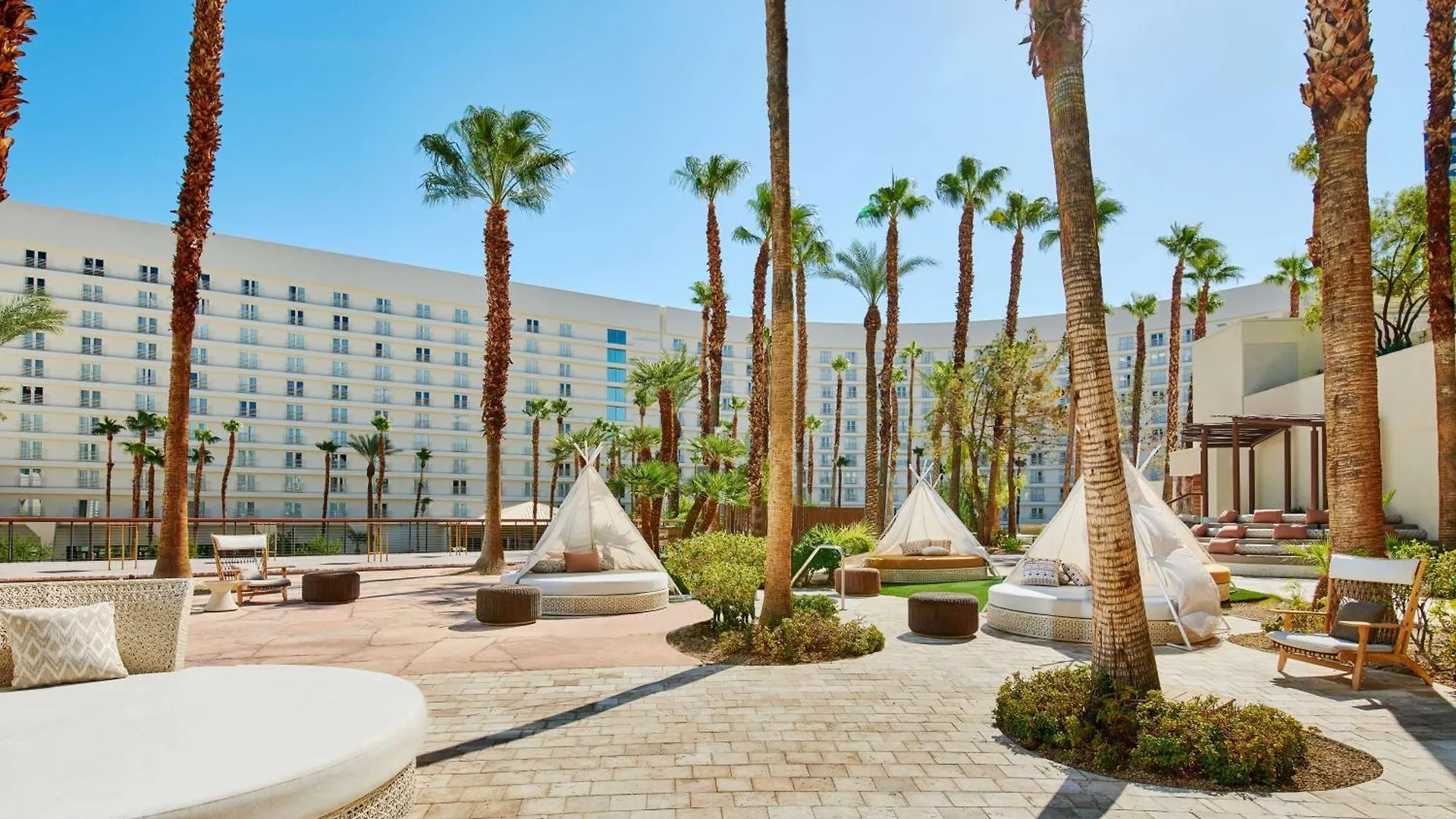 Virgin Hotels Las Vegas, Curio Collection By Hilton 4*,